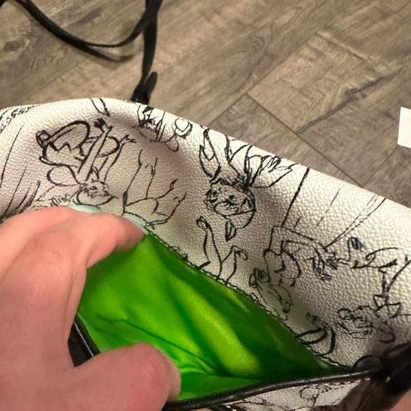 Peter Pan Disney Dooney and Bourke - Picture 5 of 7